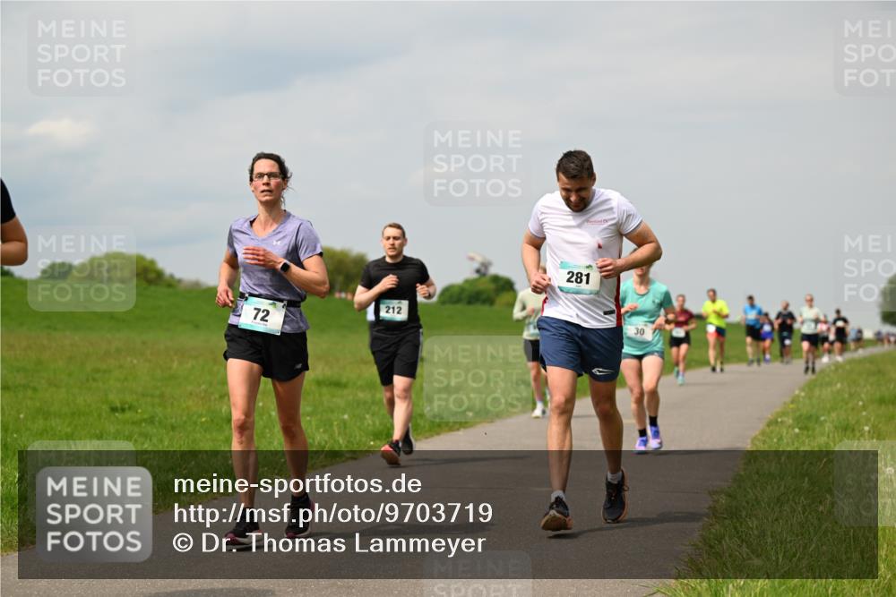 10.05.2026 - 8. Wedeler Halbmarathon Dr. Thomas Lammeyer http://msf.ph/oto/9703719 10.05.2026 11:50:38 Laufen 212, 281 meine-sportfotos.de