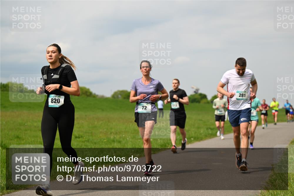 10.05.2026 - 8. Wedeler Halbmarathon Dr. Thomas Lammeyer http://msf.ph/oto/9703722 10.05.2026 11:50:37 Laufen 820, 212, 281 meine-sportfotos.de