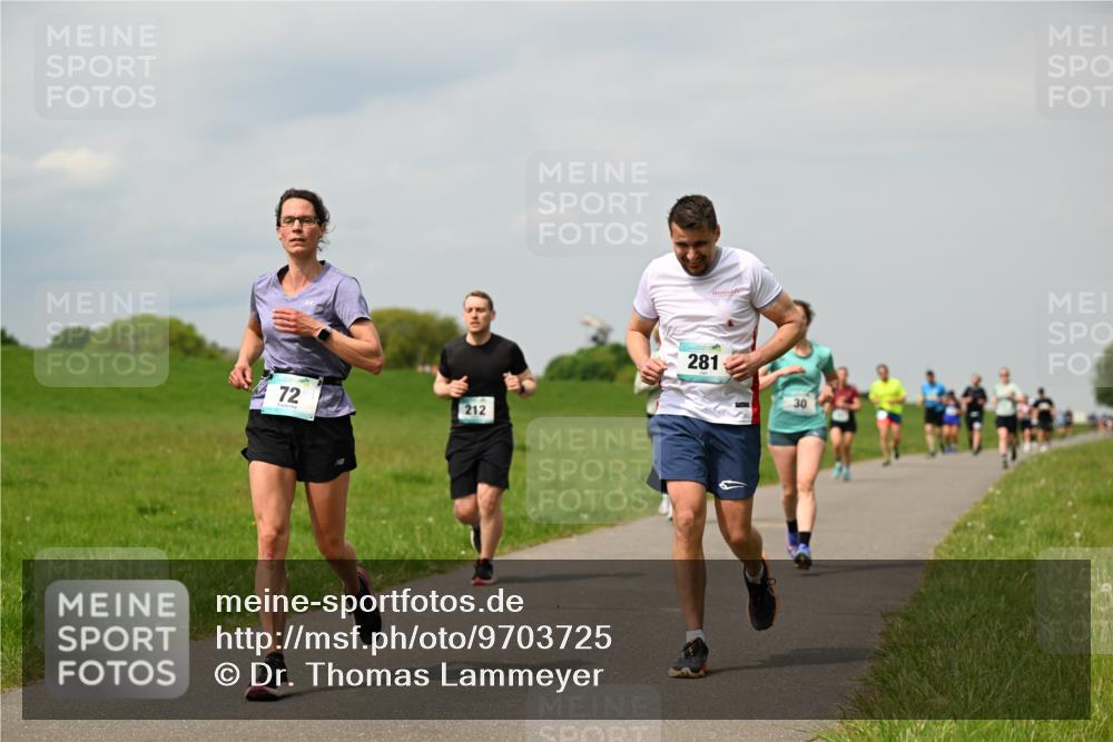 10.05.2026 - 8. Wedeler Halbmarathon Dr. Thomas Lammeyer http://msf.ph/oto/9703725 10.05.2026 11:50:38 Laufen 212, 281 meine-sportfotos.de