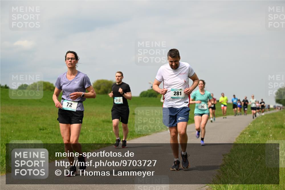 10.05.2026 - 8. Wedeler Halbmarathon Dr. Thomas Lammeyer http://msf.ph/oto/9703727 10.05.2026 11:50:38 Laufen 212, 281 meine-sportfotos.de
