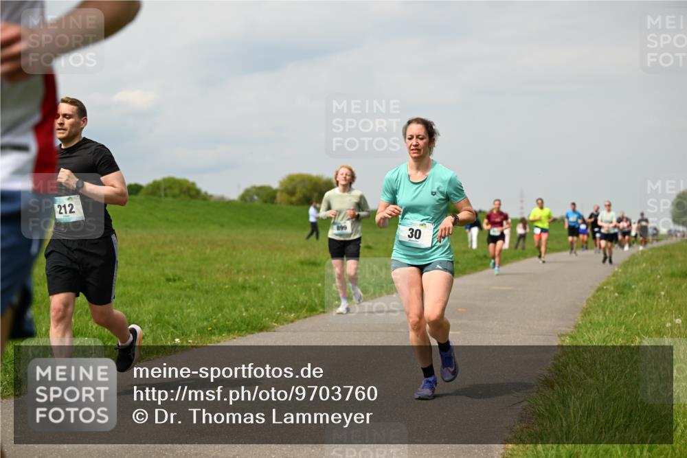 10.05.2026 - 8. Wedeler Halbmarathon Dr. Thomas Lammeyer http://msf.ph/oto/9703760 10.05.2026 11:50:40 Laufen 212, 899 meine-sportfotos.de