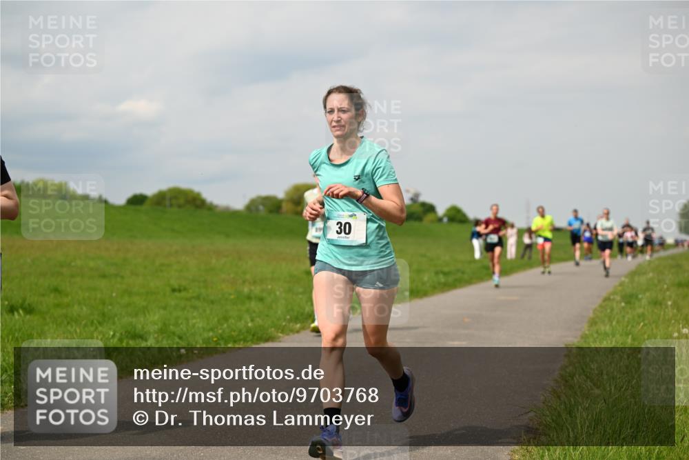 10.05.2026 - 8. Wedeler Halbmarathon Dr. Thomas Lammeyer http://msf.ph/oto/9703768 10.05.2026 11:50:41 Laufen  meine-sportfotos.de