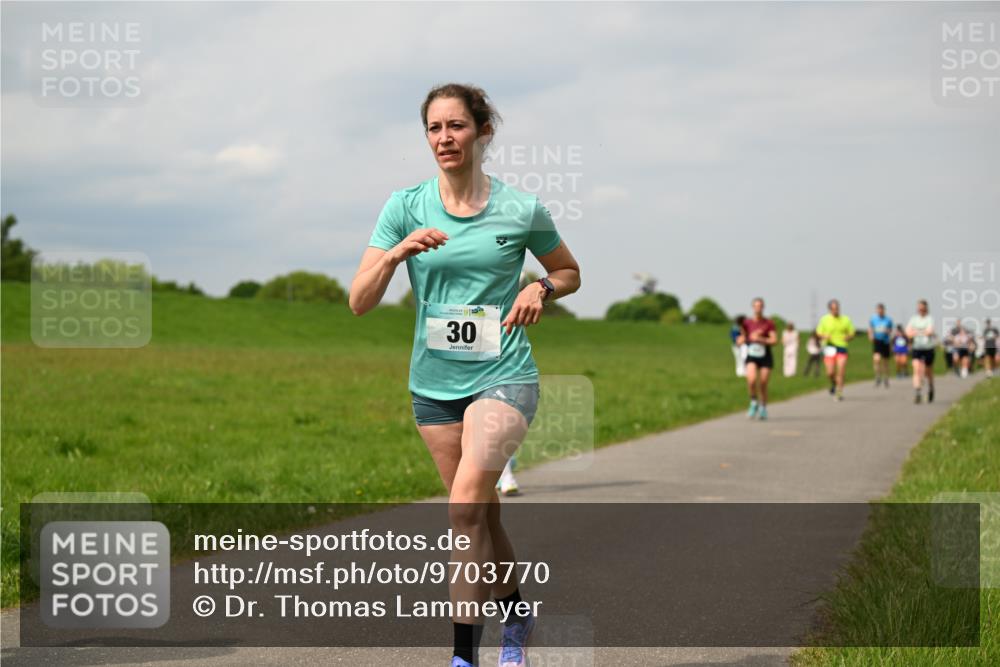 10.05.2026 - 8. Wedeler Halbmarathon Dr. Thomas Lammeyer http://msf.ph/oto/9703770 10.05.2026 11:50:41 Laufen  meine-sportfotos.de
