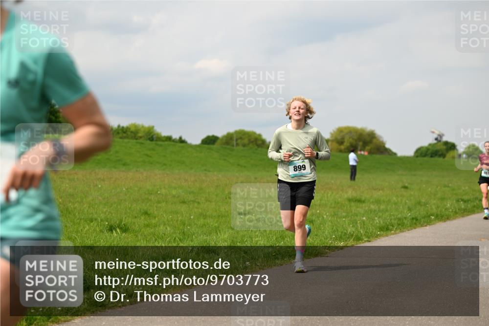 10.05.2026 - 8. Wedeler Halbmarathon Dr. Thomas Lammeyer http://msf.ph/oto/9703773 10.05.2026 11:50:42 Laufen 899 meine-sportfotos.de