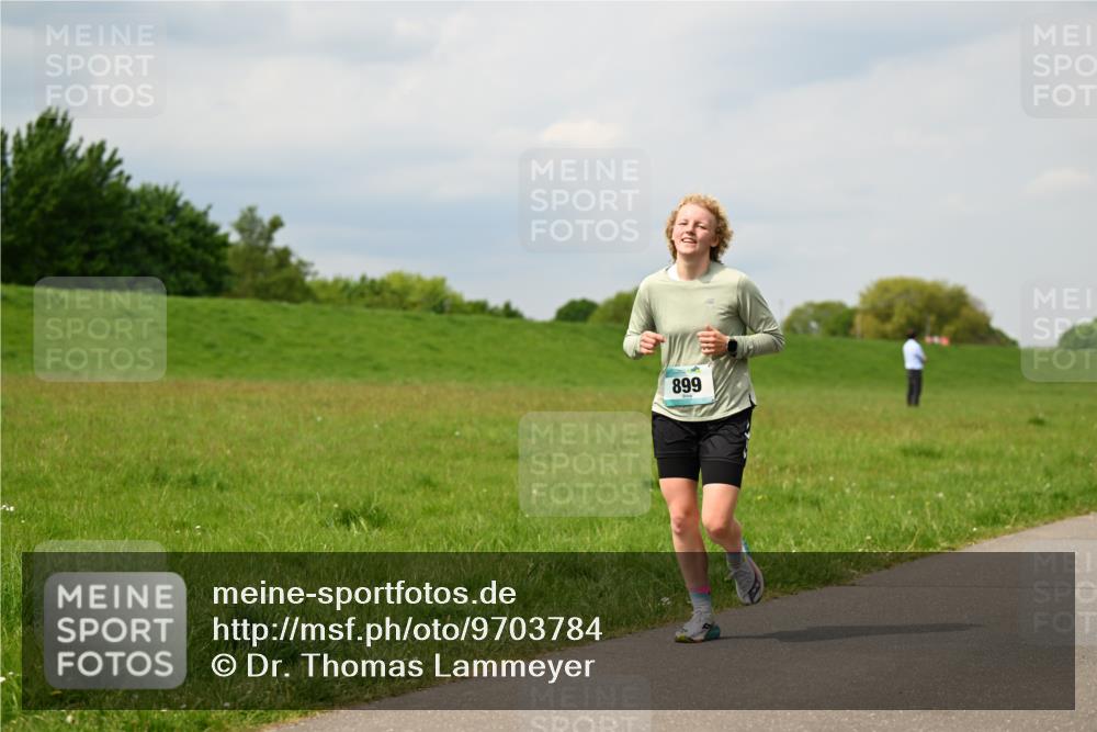 10.05.2026 - 8. Wedeler Halbmarathon Dr. Thomas Lammeyer http://msf.ph/oto/9703784 10.05.2026 11:50:42 Laufen 899 meine-sportfotos.de