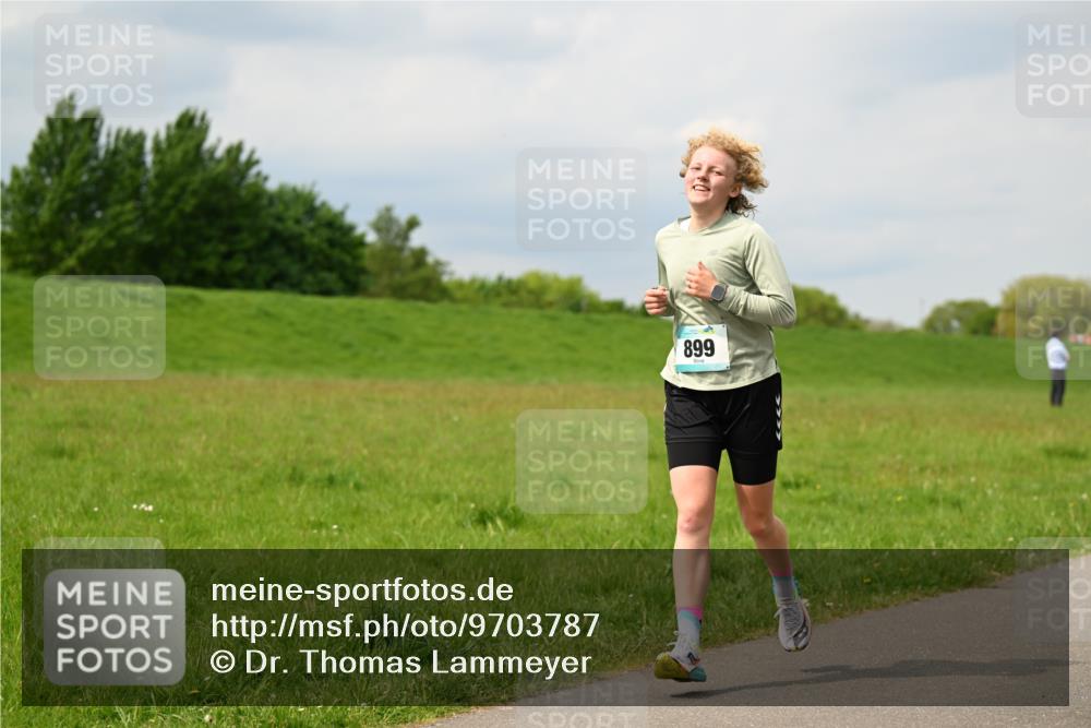10.05.2026 - 8. Wedeler Halbmarathon Dr. Thomas Lammeyer http://msf.ph/oto/9703787 10.05.2026 11:50:43 Laufen 899 meine-sportfotos.de