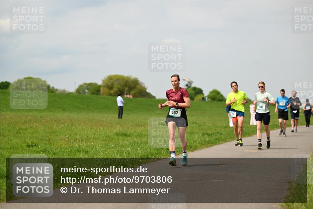 10.05.2026 - 8. Wedeler Halbmarathon Dr. Thomas Lammeyer http://msf.ph/oto/9703806 10.05.2026 11:50:45 Laufen 557, 381 meine-sportfotos.de