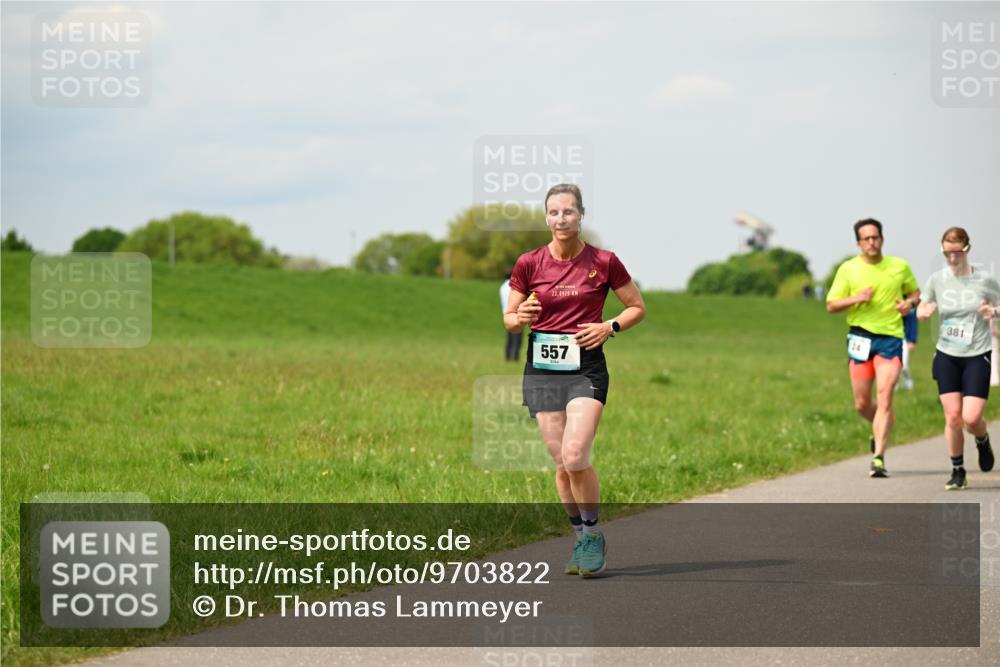 10.05.2026 - 8. Wedeler Halbmarathon Dr. Thomas Lammeyer http://msf.ph/oto/9703822 10.05.2026 11:50:46 Laufen 0975, 381, 557 meine-sportfotos.de
