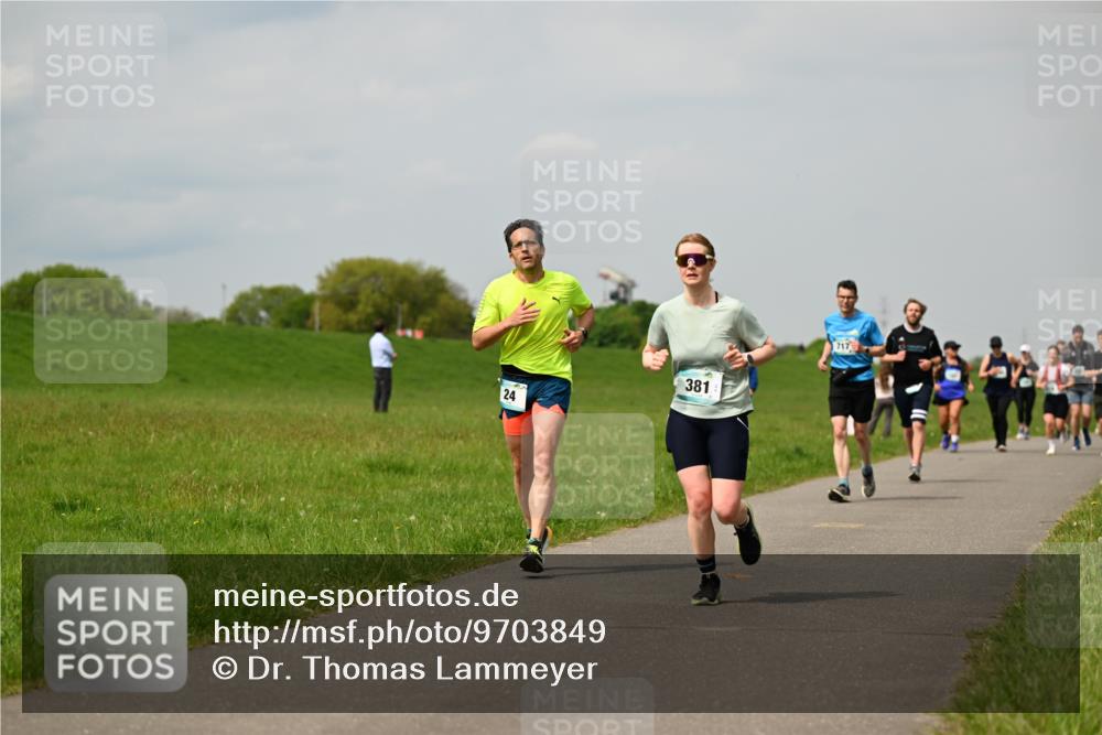 10.05.2026 - 8. Wedeler Halbmarathon Dr. Thomas Lammeyer http://msf.ph/oto/9703849 10.05.2026 11:50:48 Laufen 381, 717 meine-sportfotos.de