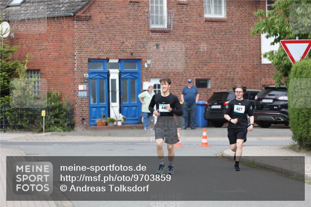 10.05.2026 - 8. Wedeler Halbmarathon Andreas Tolksdorf http://msf.ph/oto/9703859 10.05.2026 10:32:12 Laufen 445, 427 meine-sportfotos.de