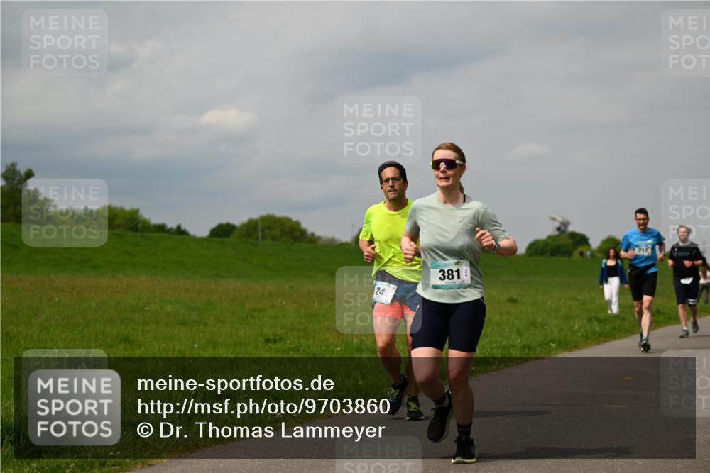 10.05.2026 - 8. Wedeler Halbmarathon Dr. Thomas Lammeyer http://msf.ph/oto/9703860 10.05.2026 11:50:49 Laufen 381, 717 meine-sportfotos.de