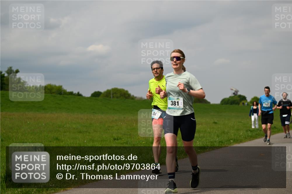 10.05.2026 - 8. Wedeler Halbmarathon Dr. Thomas Lammeyer http://msf.ph/oto/9703864 10.05.2026 11:50:50 Laufen 381 meine-sportfotos.de