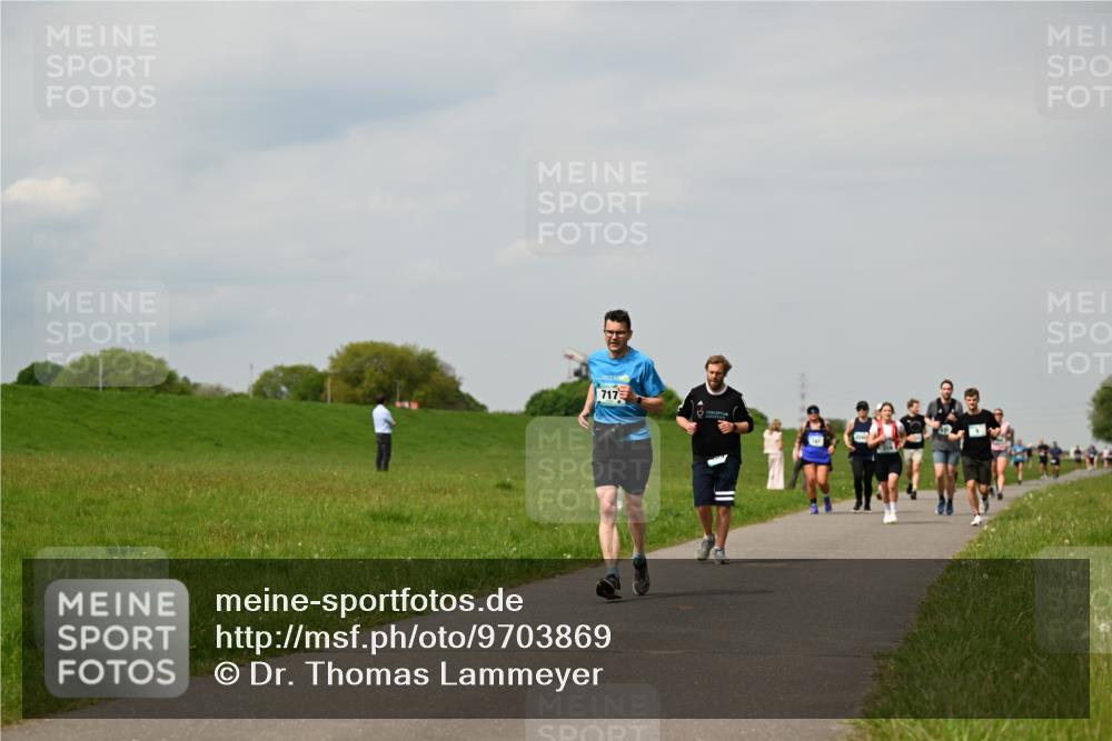10.05.2026 - 8. Wedeler Halbmarathon Dr. Thomas Lammeyer http://msf.ph/oto/9703869 10.05.2026 11:50:51 Laufen 717 meine-sportfotos.de