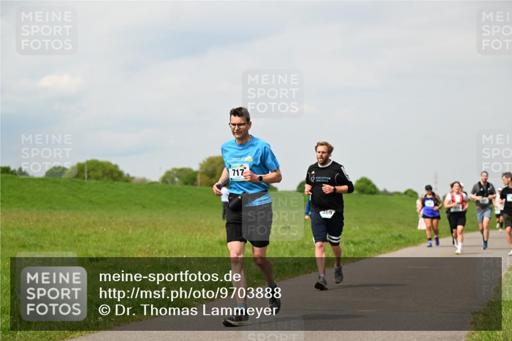 10.05.2026 - 8. Wedeler Halbmarathon Dr. Thomas Lammeyer http://msf.ph/oto/9703888 10.05.2026 11:50:53 Laufen 717, 469 meine-sportfotos.de