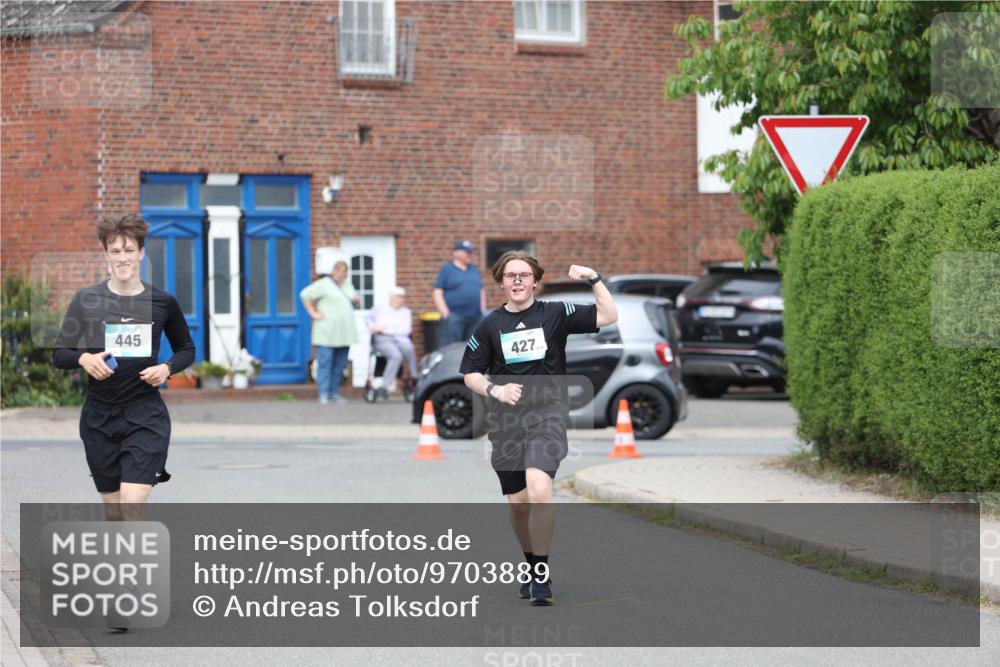 10.05.2026 - 8. Wedeler Halbmarathon Andreas Tolksdorf http://msf.ph/oto/9703889 10.05.2026 10:32:14 Laufen 445, 427 meine-sportfotos.de