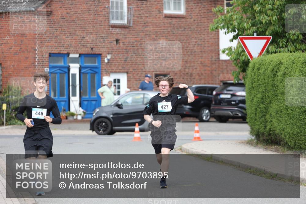 10.05.2026 - 8. Wedeler Halbmarathon Andreas Tolksdorf http://msf.ph/oto/9703895 10.05.2026 10:32:14 Laufen 445, 427 meine-sportfotos.de