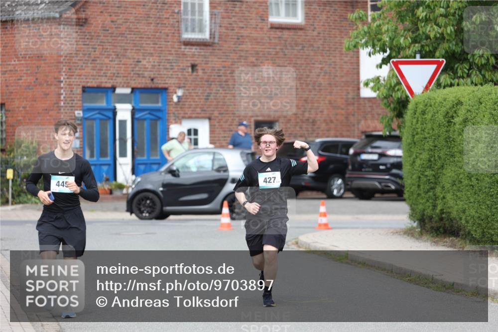 10.05.2026 - 8. Wedeler Halbmarathon Andreas Tolksdorf http://msf.ph/oto/9703897 10.05.2026 10:32:14 Laufen 445, 427 meine-sportfotos.de