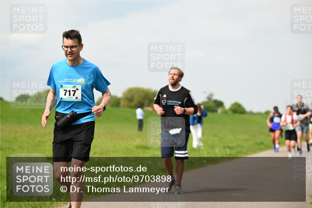 10.05.2026 - 8. Wedeler Halbmarathon Dr. Thomas Lammeyer http://msf.ph/oto/9703898 10.05.2026 11:50:54 Laufen 717 meine-sportfotos.de