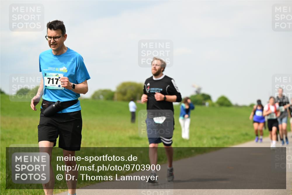 10.05.2026 - 8. Wedeler Halbmarathon Dr. Thomas Lammeyer http://msf.ph/oto/9703900 10.05.2026 11:50:55 Laufen 717, 469 meine-sportfotos.de