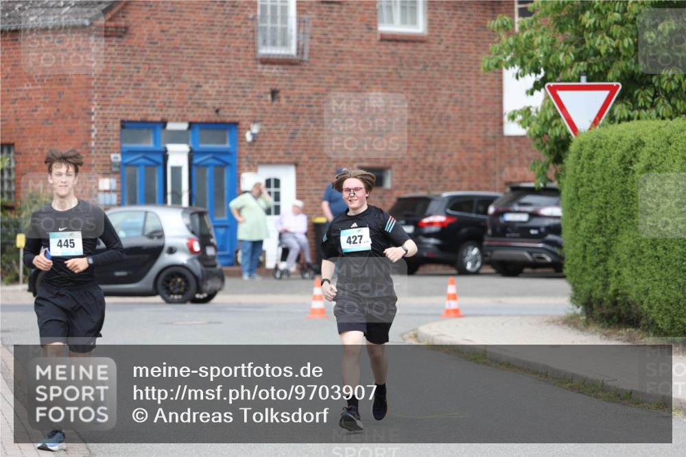 10.05.2026 - 8. Wedeler Halbmarathon Andreas Tolksdorf http://msf.ph/oto/9703907 10.05.2026 10:32:15 Laufen 445, 427 meine-sportfotos.de