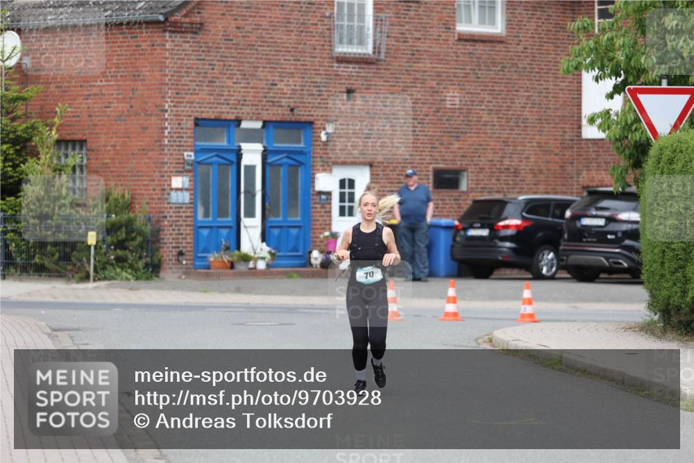10.05.2026 - 8. Wedeler Halbmarathon Andreas Tolksdorf http://msf.ph/oto/9703928 10.05.2026 10:32:29 Laufen 70 meine-sportfotos.de