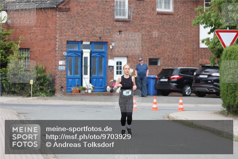 10.05.2026 - 8. Wedeler Halbmarathon Andreas Tolksdorf http://msf.ph/oto/9703929 10.05.2026 10:32:29 Laufen 70 meine-sportfotos.de