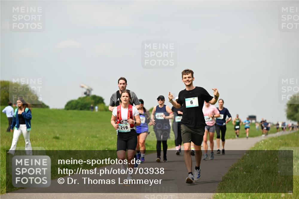 10.05.2026 - 8. Wedeler Halbmarathon Dr. Thomas Lammeyer http://msf.ph/oto/9703938 10.05.2026 11:50:58 Laufen 219, 2245, 20151, 598 meine-sportfotos.de
