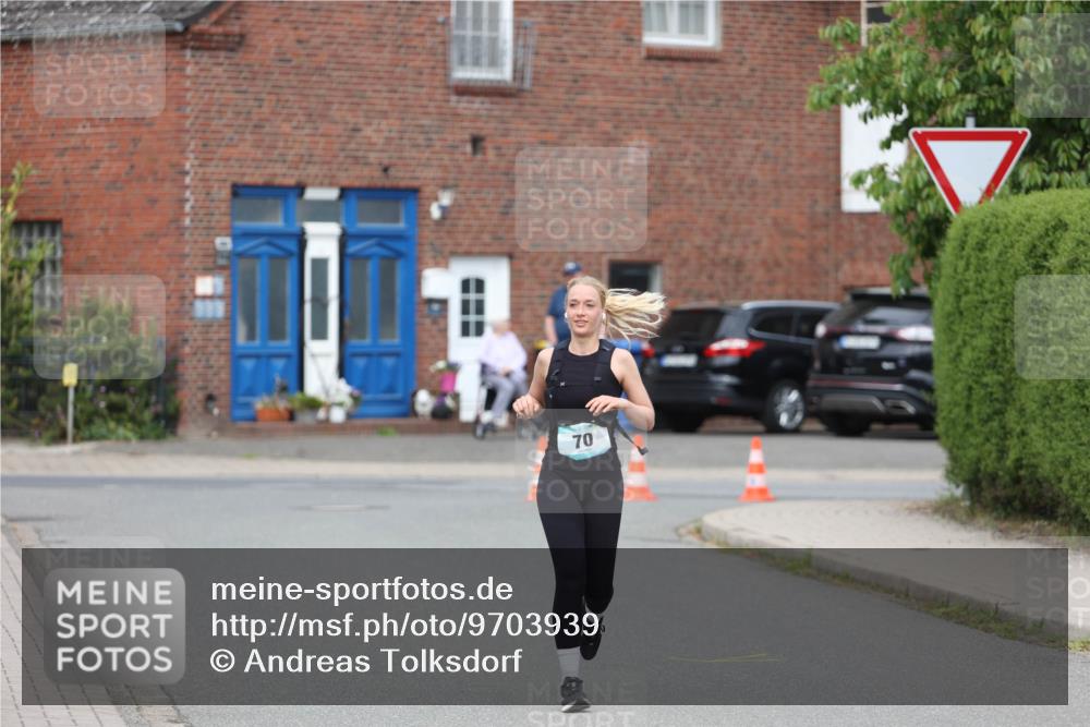 10.05.2026 - 8. Wedeler Halbmarathon Andreas Tolksdorf http://msf.ph/oto/9703939 10.05.2026 10:32:31 Laufen 70 meine-sportfotos.de