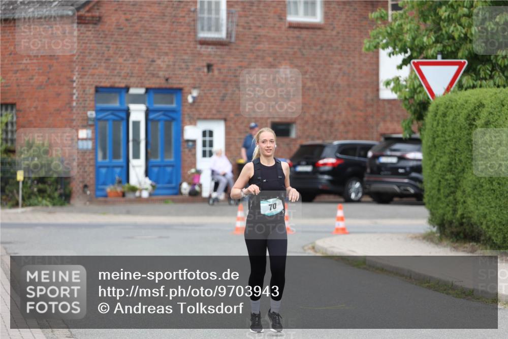 10.05.2026 - 8. Wedeler Halbmarathon Andreas Tolksdorf http://msf.ph/oto/9703943 10.05.2026 10:32:31 Laufen 70 meine-sportfotos.de