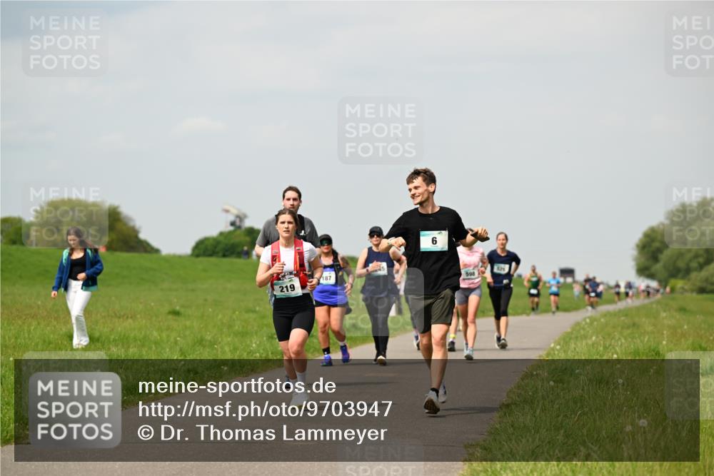 10.05.2026 - 8. Wedeler Halbmarathon Dr. Thomas Lammeyer http://msf.ph/oto/9703947 10.05.2026 11:50:58 Laufen 219, 187, 598 meine-sportfotos.de