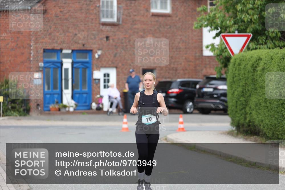 10.05.2026 - 8. Wedeler Halbmarathon Andreas Tolksdorf http://msf.ph/oto/9703949 10.05.2026 10:32:32 Laufen 70 meine-sportfotos.de