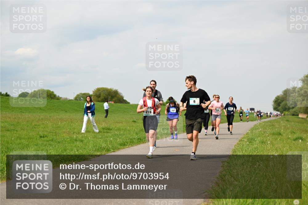 10.05.2026 - 8. Wedeler Halbmarathon Dr. Thomas Lammeyer http://msf.ph/oto/9703954 10.05.2026 11:50:59 Laufen 187, 2051, 598, 219 meine-sportfotos.de