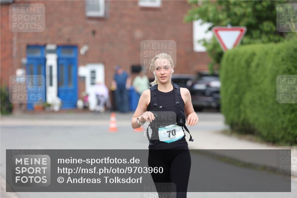 10.05.2026 - 8. Wedeler Halbmarathon Andreas Tolksdorf http://msf.ph/oto/9703960 10.05.2026 10:32:34 Laufen 70 meine-sportfotos.de