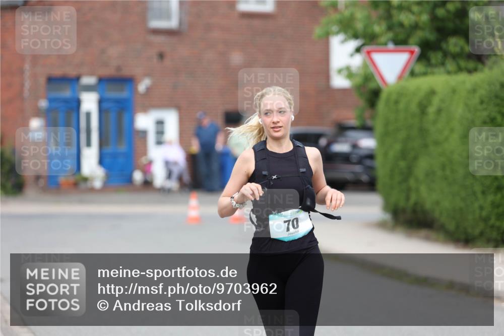 10.05.2026 - 8. Wedeler Halbmarathon Andreas Tolksdorf http://msf.ph/oto/9703962 10.05.2026 10:32:34 Laufen 70 meine-sportfotos.de