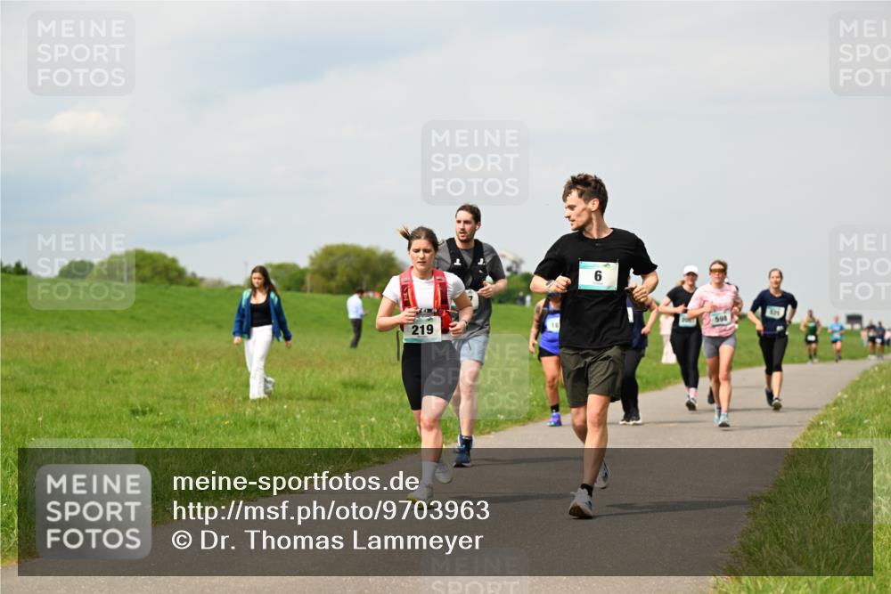 10.05.2026 - 8. Wedeler Halbmarathon Dr. Thomas Lammeyer http://msf.ph/oto/9703963 10.05.2026 11:50:59 Laufen 219, 598 meine-sportfotos.de