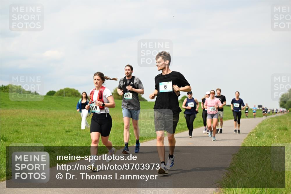 10.05.2026 - 8. Wedeler Halbmarathon Dr. Thomas Lammeyer http://msf.ph/oto/9703973 10.05.2026 11:51:00 Laufen 219, 227, 2245, 598 meine-sportfotos.de