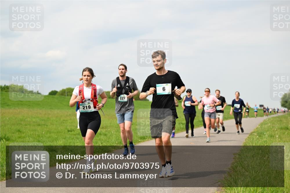 10.05.2026 - 8. Wedeler Halbmarathon Dr. Thomas Lammeyer http://msf.ph/oto/9703975 10.05.2026 11:51:01 Laufen 219, 227, 224, 596 meine-sportfotos.de