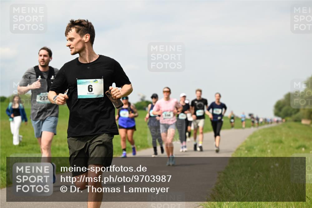 10.05.2026 - 8. Wedeler Halbmarathon Dr. Thomas Lammeyer http://msf.ph/oto/9703987 10.05.2026 11:51:02 Laufen 227 meine-sportfotos.de