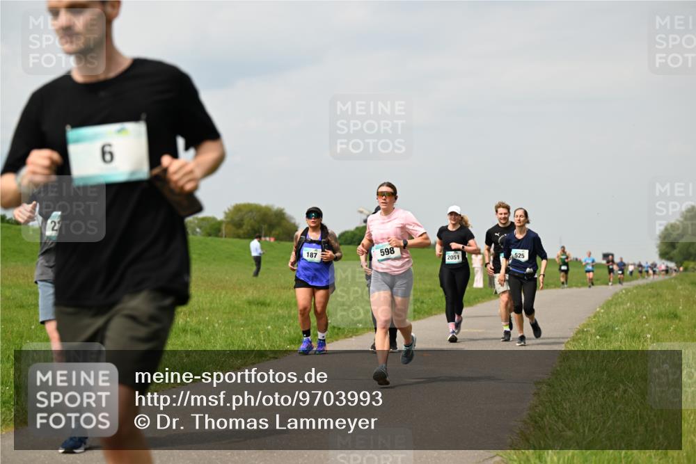 10.05.2026 - 8. Wedeler Halbmarathon Dr. Thomas Lammeyer http://msf.ph/oto/9703993 10.05.2026 11:51:02 Laufen 187, 598, 2051, 525 meine-sportfotos.de