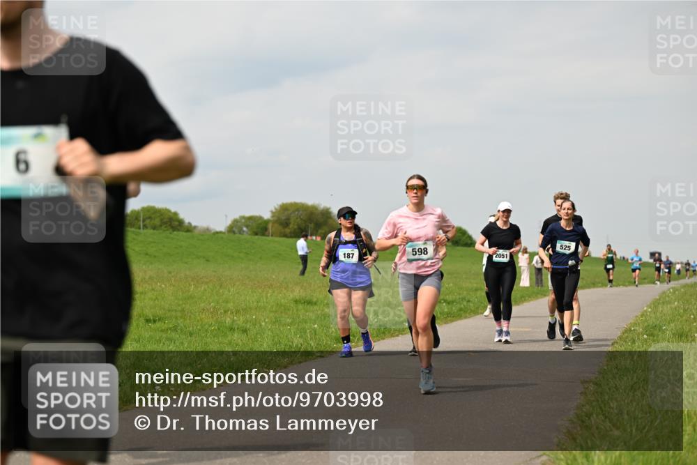 10.05.2026 - 8. Wedeler Halbmarathon Dr. Thomas Lammeyer http://msf.ph/oto/9703998 10.05.2026 11:51:02 Laufen 187, 598, 2051, 525 meine-sportfotos.de