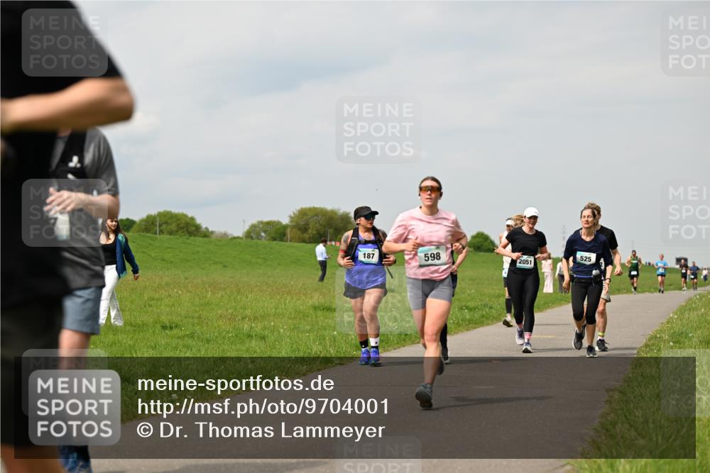 10.05.2026 - 8. Wedeler Halbmarathon Dr. Thomas Lammeyer http://msf.ph/oto/9704001 10.05.2026 11:51:03 Laufen 187, 598, 2051, 525 meine-sportfotos.de
