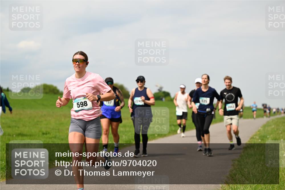 10.05.2026 - 8. Wedeler Halbmarathon Dr. Thomas Lammeyer http://msf.ph/oto/9704020 10.05.2026 11:51:04 Laufen 598, 187, 2249, 525 meine-sportfotos.de