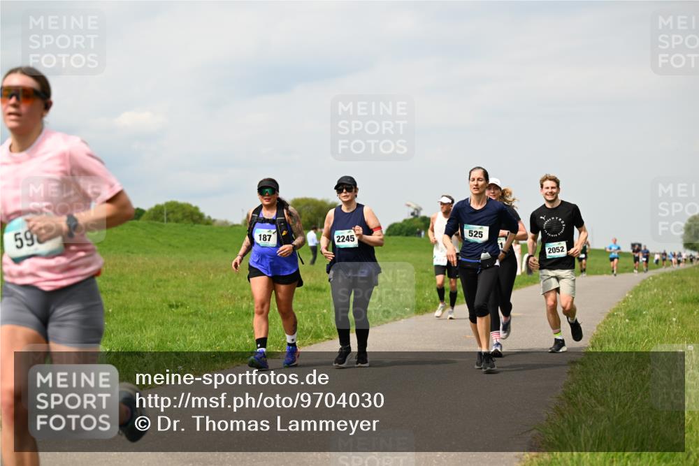 10.05.2026 - 8. Wedeler Halbmarathon Dr. Thomas Lammeyer http://msf.ph/oto/9704030 10.05.2026 11:51:05 Laufen 187, 2245, 525, 2052 meine-sportfotos.de