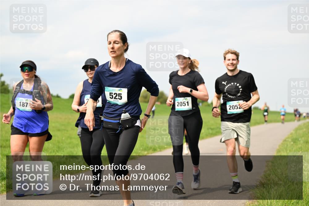 10.05.2026 - 8. Wedeler Halbmarathon Dr. Thomas Lammeyer http://msf.ph/oto/9704062 10.05.2026 11:51:07 Laufen 187, 525, 2051, 2052 meine-sportfotos.de