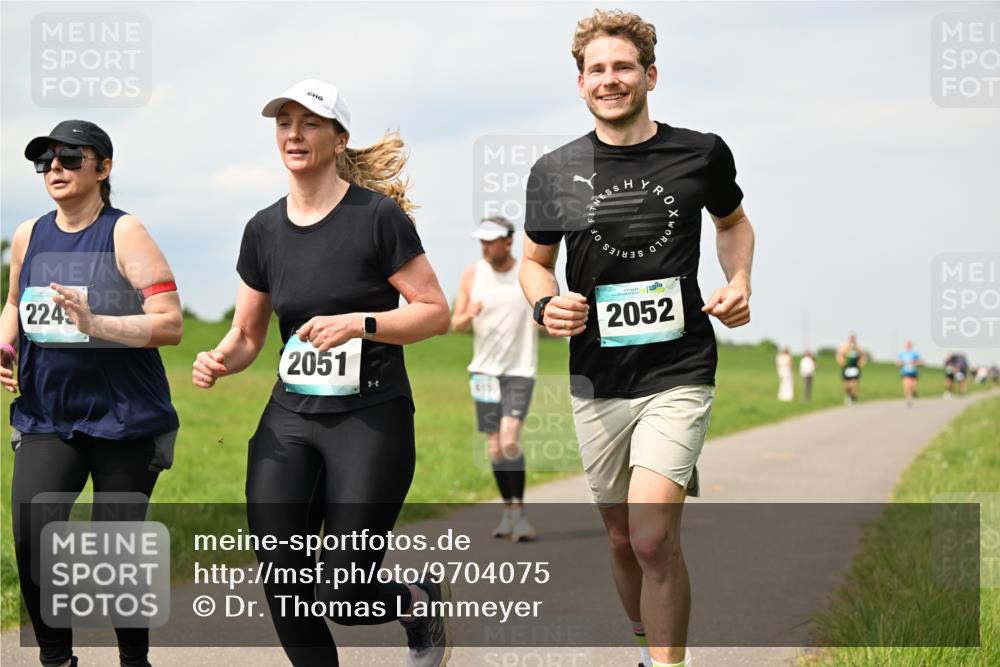 10.05.2026 - 8. Wedeler Halbmarathon Dr. Thomas Lammeyer http://msf.ph/oto/9704075 10.05.2026 11:51:08 Laufen 2052, 224, 2051 meine-sportfotos.de