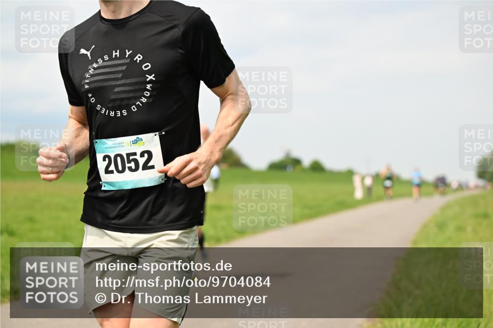 10.05.2026 - 8. Wedeler Halbmarathon Dr. Thomas Lammeyer http://msf.ph/oto/9704084 10.05.2026 11:51:08 Laufen 2052 meine-sportfotos.de