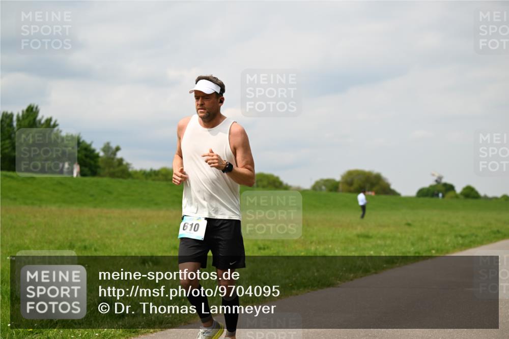 10.05.2026 - 8. Wedeler Halbmarathon Dr. Thomas Lammeyer http://msf.ph/oto/9704095 10.05.2026 11:51:09 Laufen 610 meine-sportfotos.de