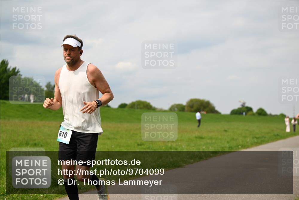 10.05.2026 - 8. Wedeler Halbmarathon Dr. Thomas Lammeyer http://msf.ph/oto/9704099 10.05.2026 11:51:10 Laufen 610 meine-sportfotos.de