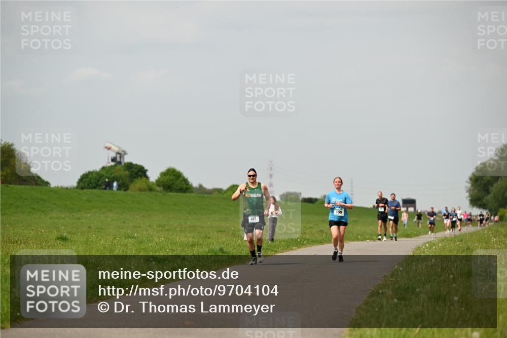 10.05.2026 - 8. Wedeler Halbmarathon Dr. Thomas Lammeyer http://msf.ph/oto/9704104 10.05.2026 11:51:12 Laufen 441, 159 meine-sportfotos.de