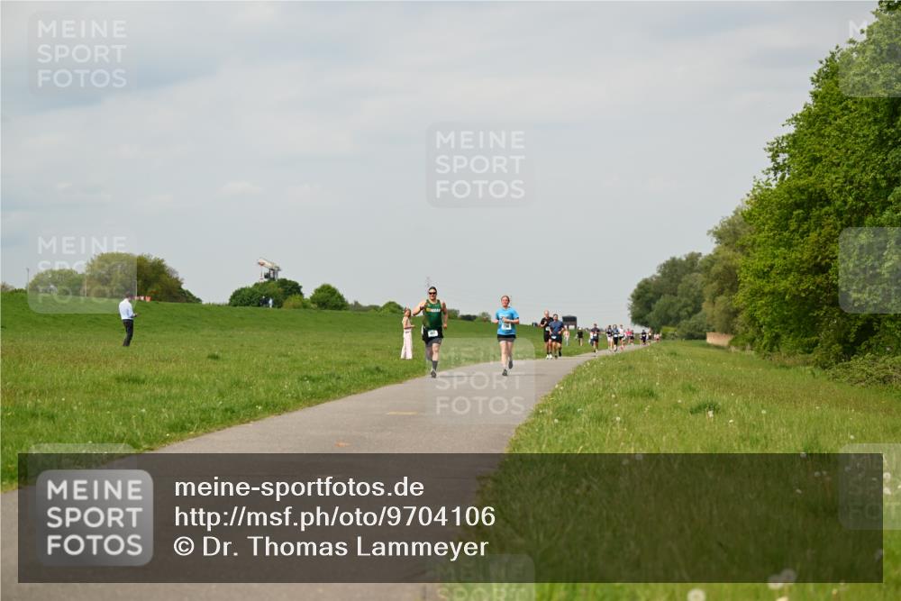 10.05.2026 - 8. Wedeler Halbmarathon Dr. Thomas Lammeyer http://msf.ph/oto/9704106 10.05.2026 11:51:11 Laufen  meine-sportfotos.de